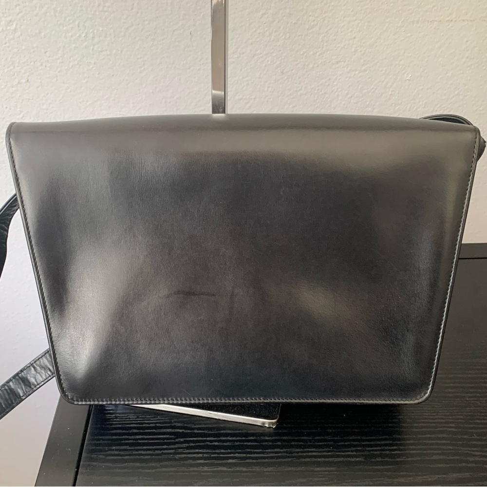 (41) GUCCI 80s Crossbody - Picture 7 of 13